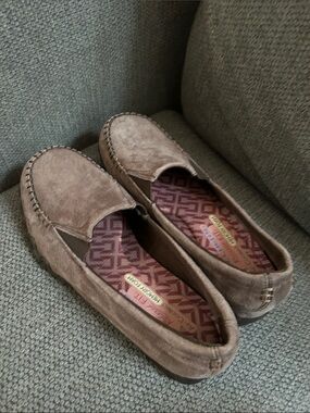 Sketchers relaxed fit air cooled, memory foam shoes